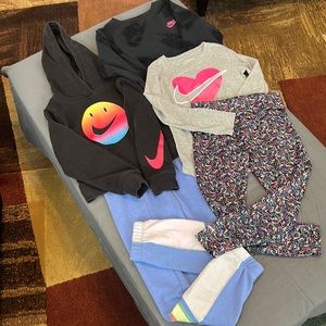 Little girls Nike clothing bundle